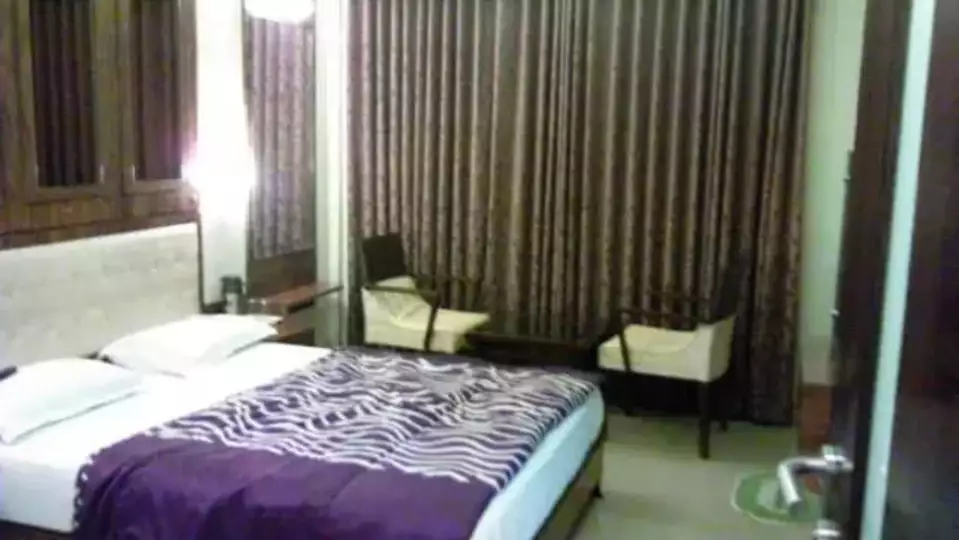 Hotel Poonam-Couple Deluxe Room